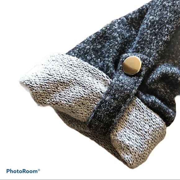 ⚡️ Miken Lightweight Hooded Sweatshirt ~ Size S ⚡️ - Picture 2 of 4